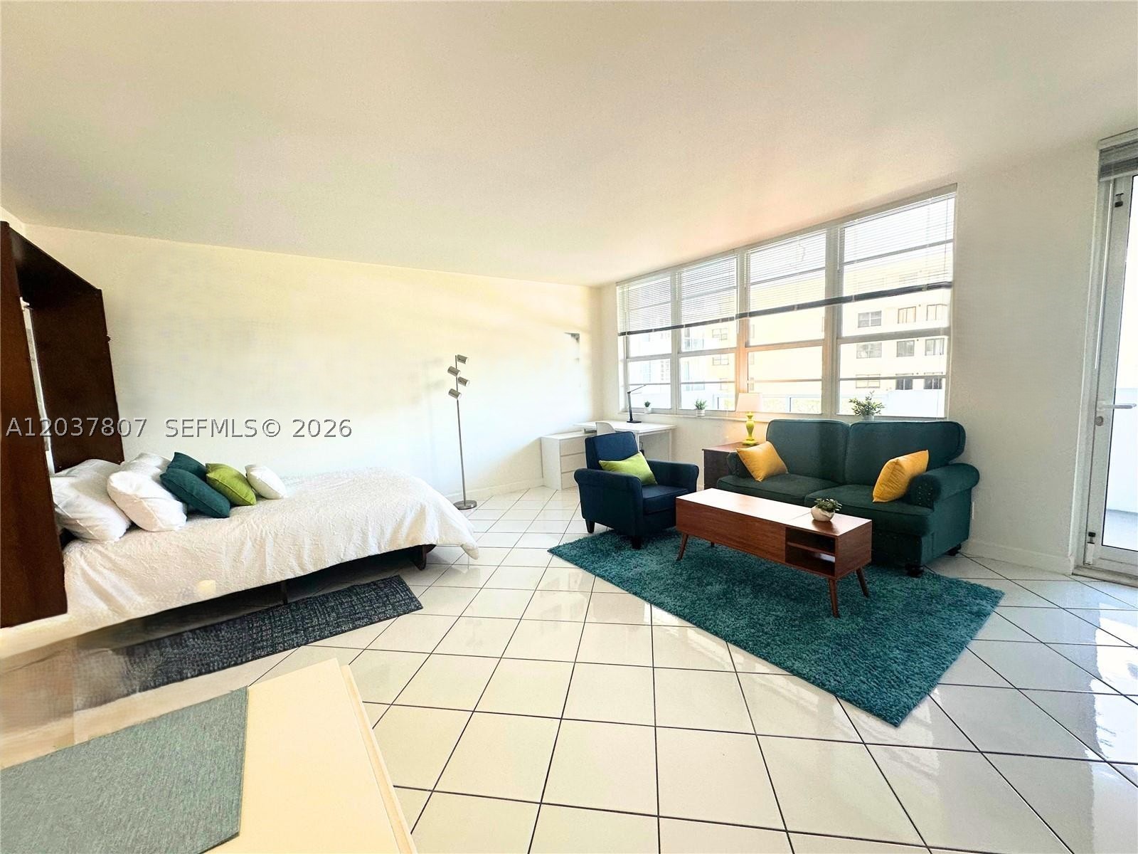THE DECOPLAGE CONDO - Residential Lease