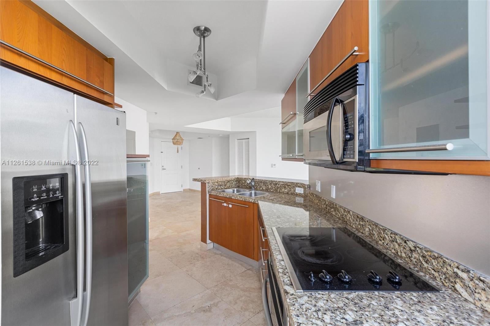 THE COSMOPOLITAN RESIDENC - Residential Lease