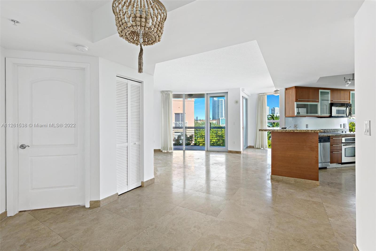 THE COSMOPOLITAN RESIDENC - Residential Lease