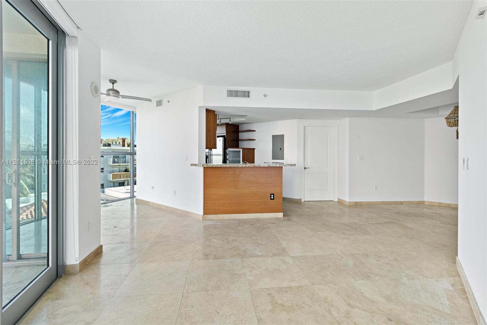 THE COSMOPOLITAN RESIDENC - Residential Lease