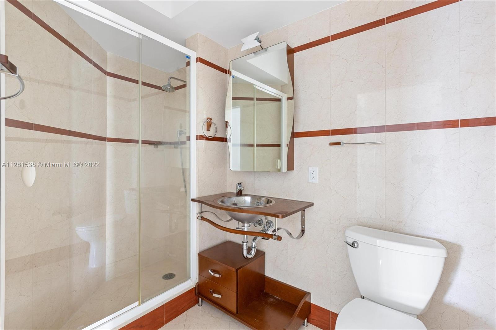 THE COSMOPOLITAN RESIDENC - Residential Lease