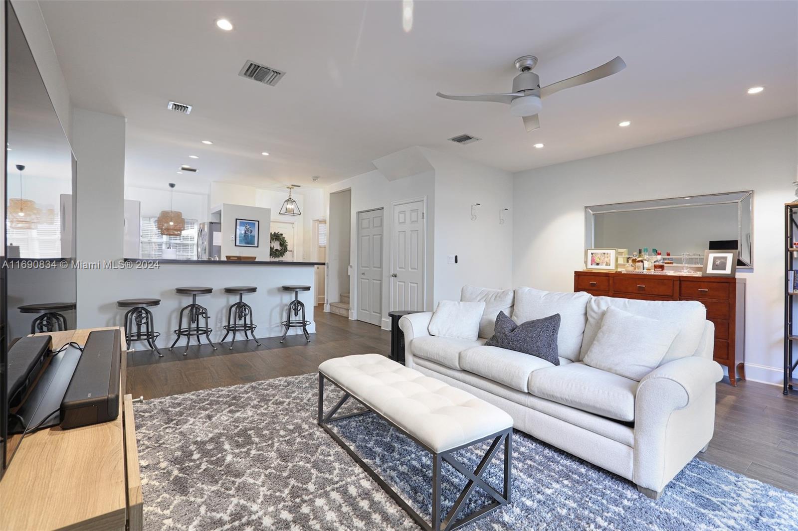 PARKSIDE VILLAS 2 CONDO - Residential