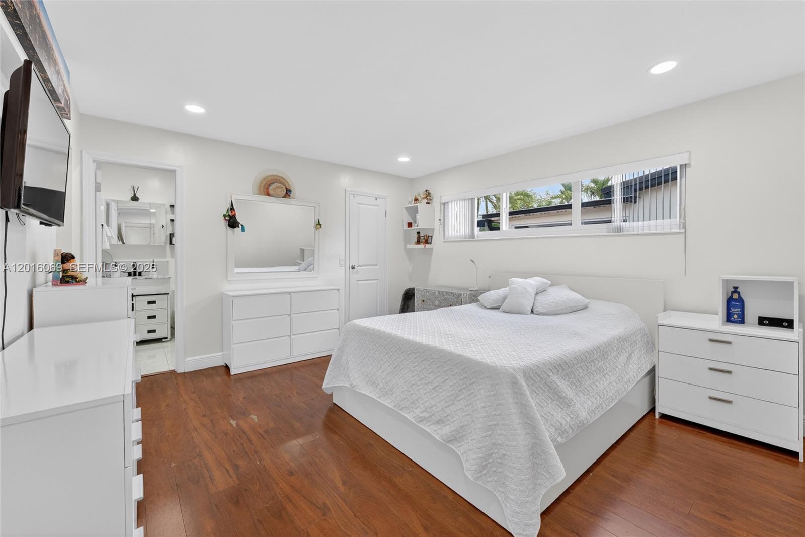 SUNRISE GOLF VILLAGE SEC - Residential