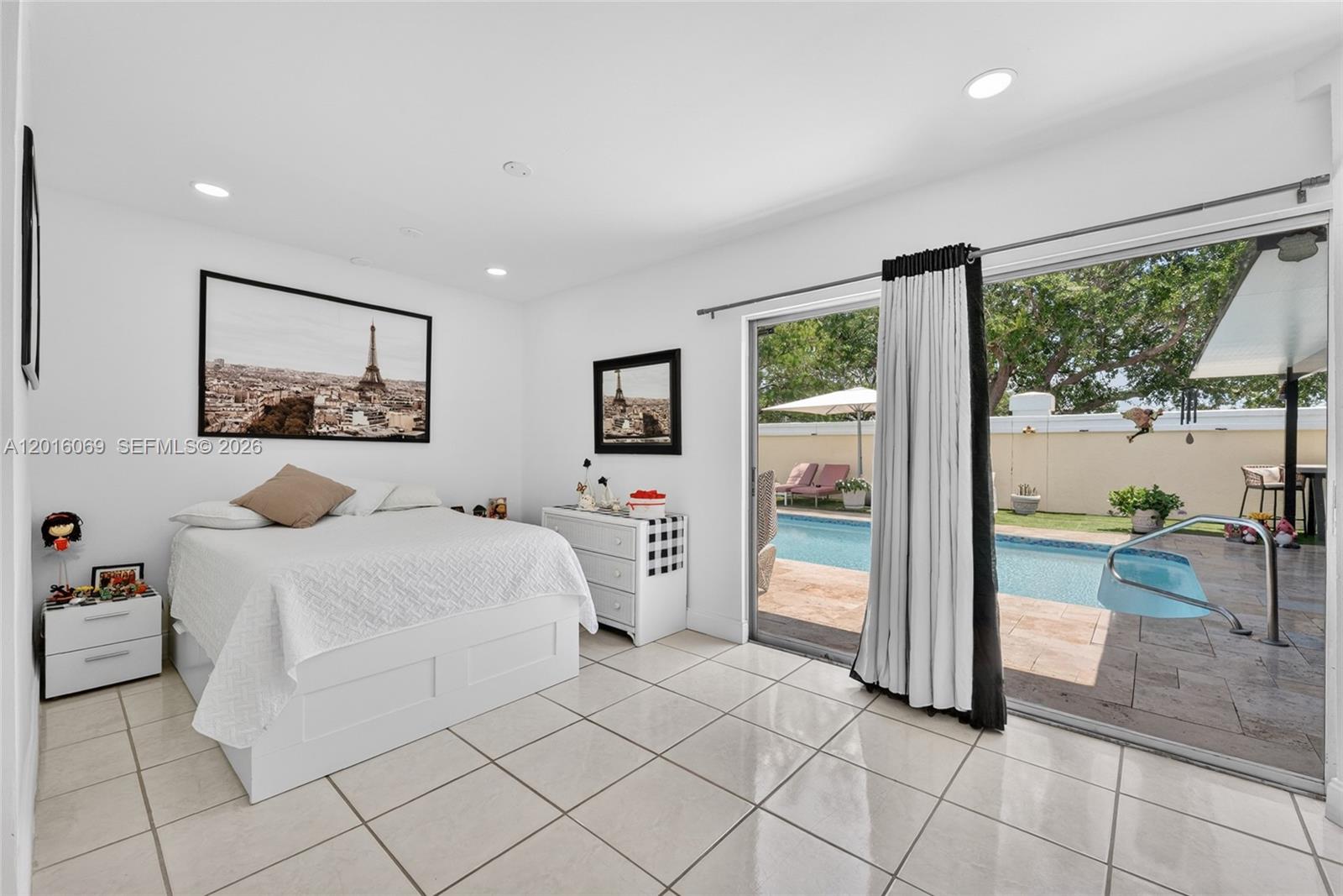 SUNRISE GOLF VILLAGE SEC - Residential