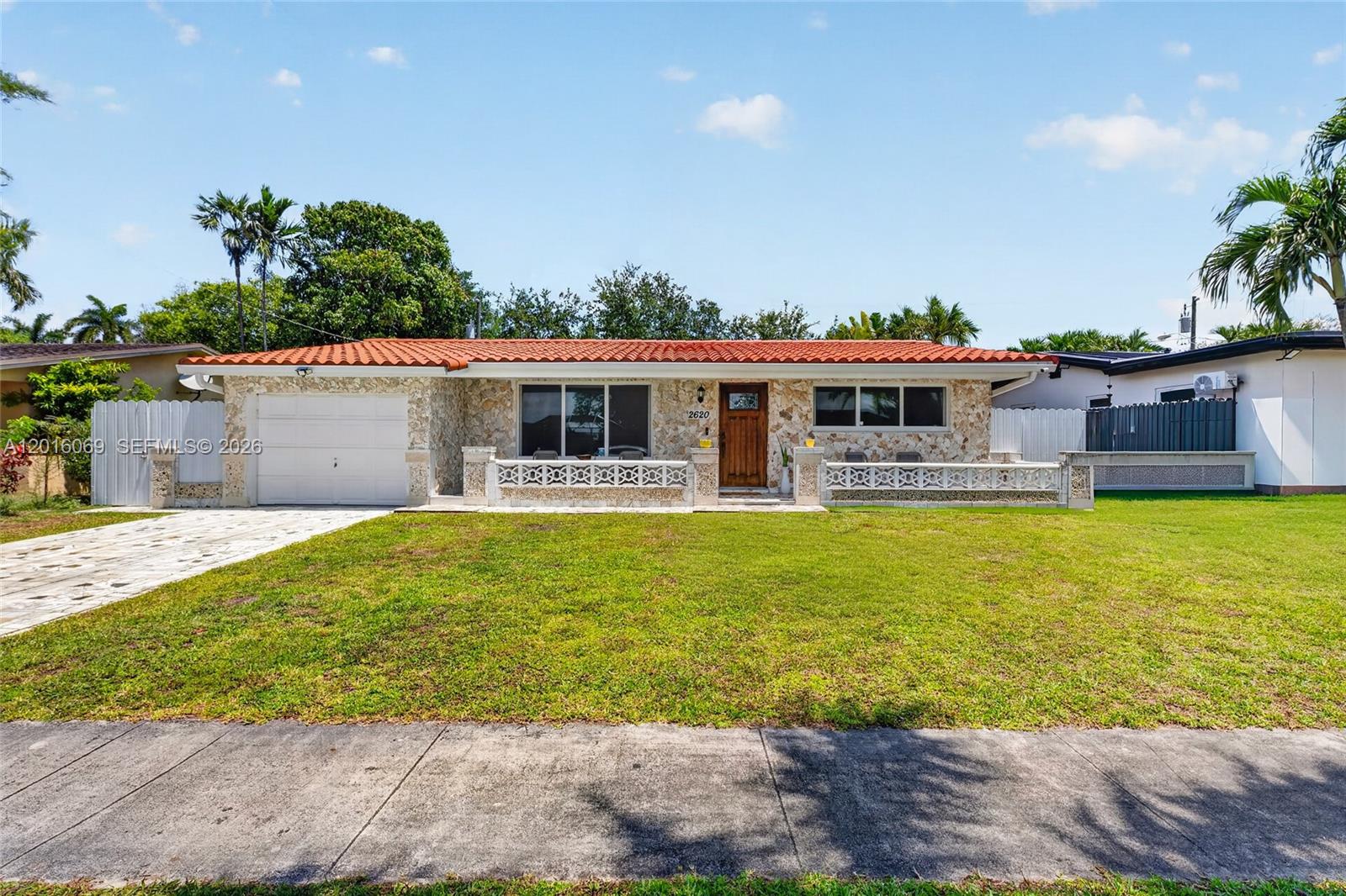 SUNRISE GOLF VILLAGE SEC - Residential