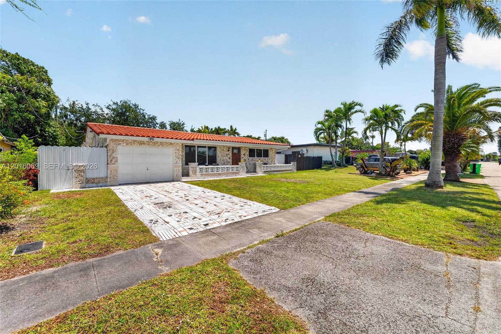 SUNRISE GOLF VILLAGE SEC - Residential