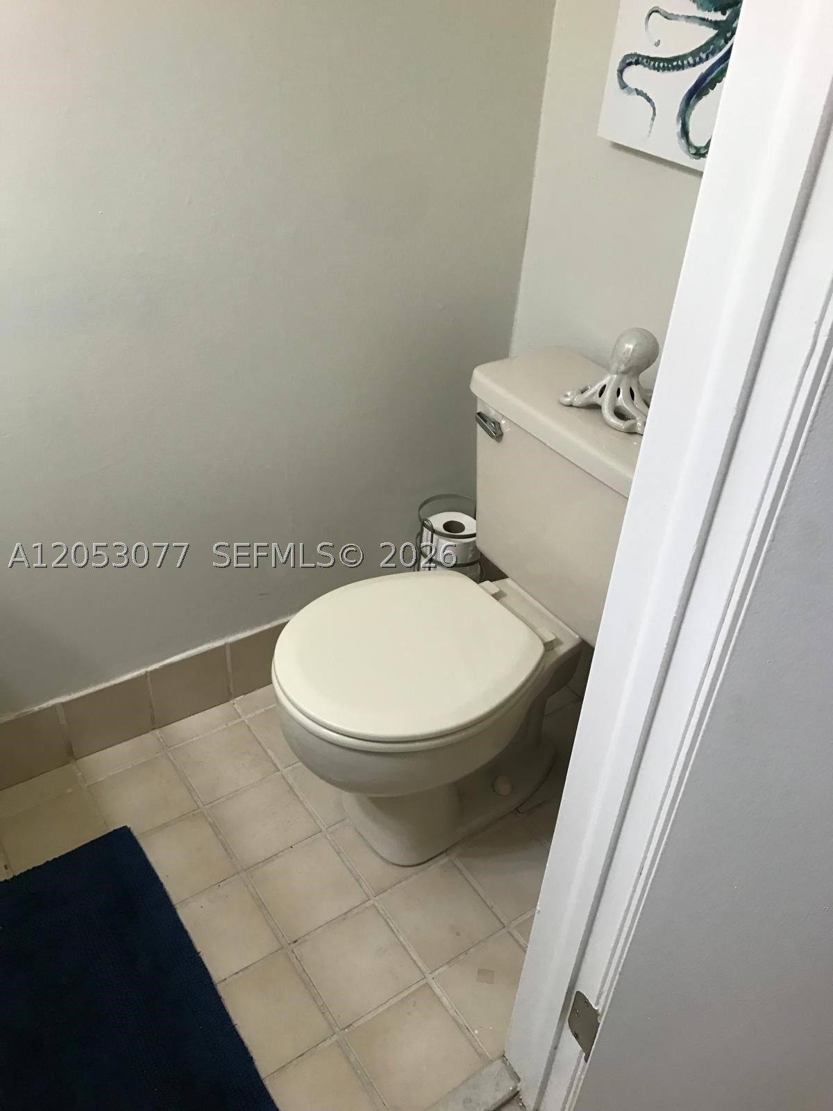 NEW PASEOS CASTELLANOS CO - Residential Lease