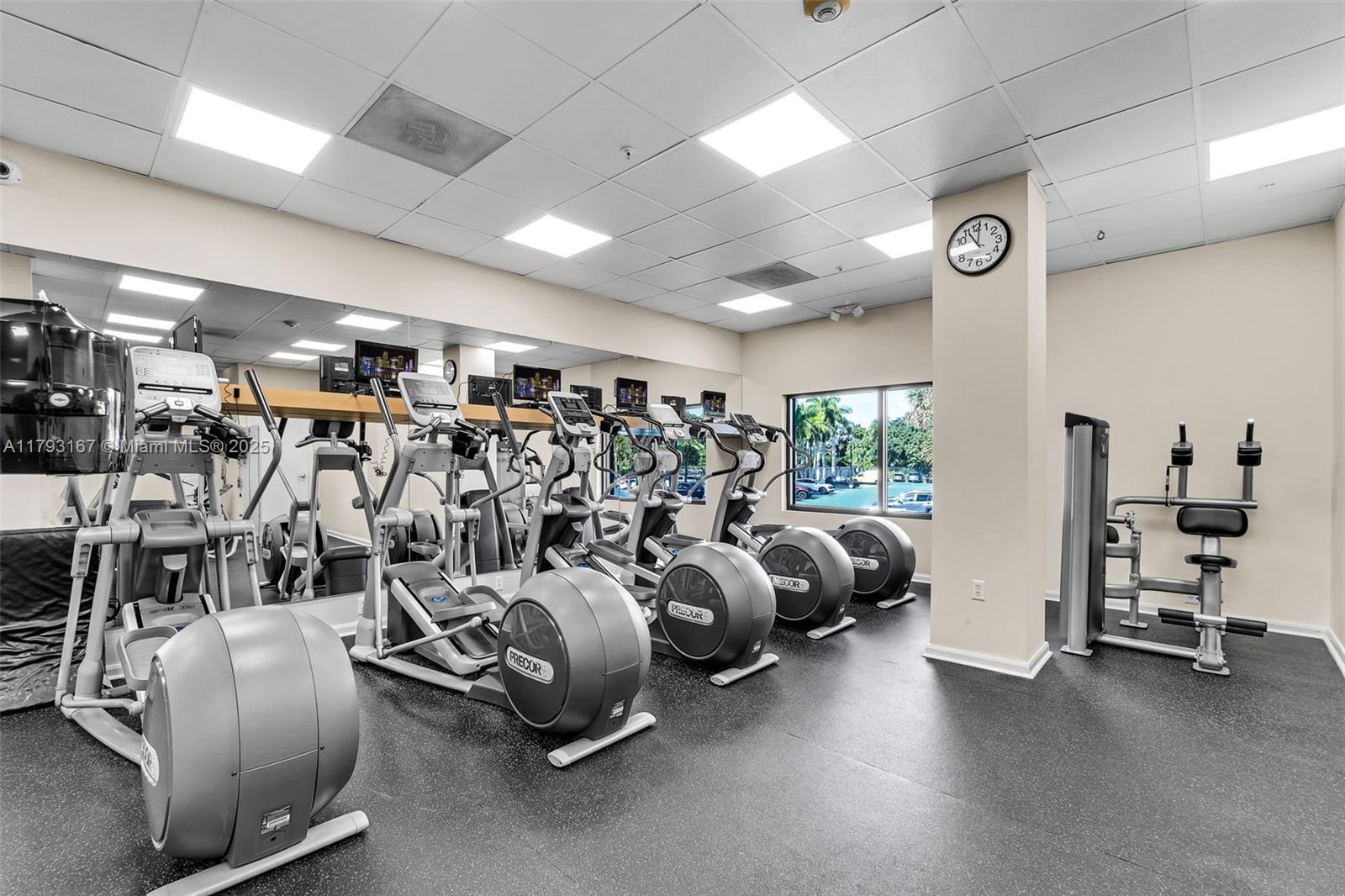 BRICKELL BAY CLUB CONDO - Residential Lease