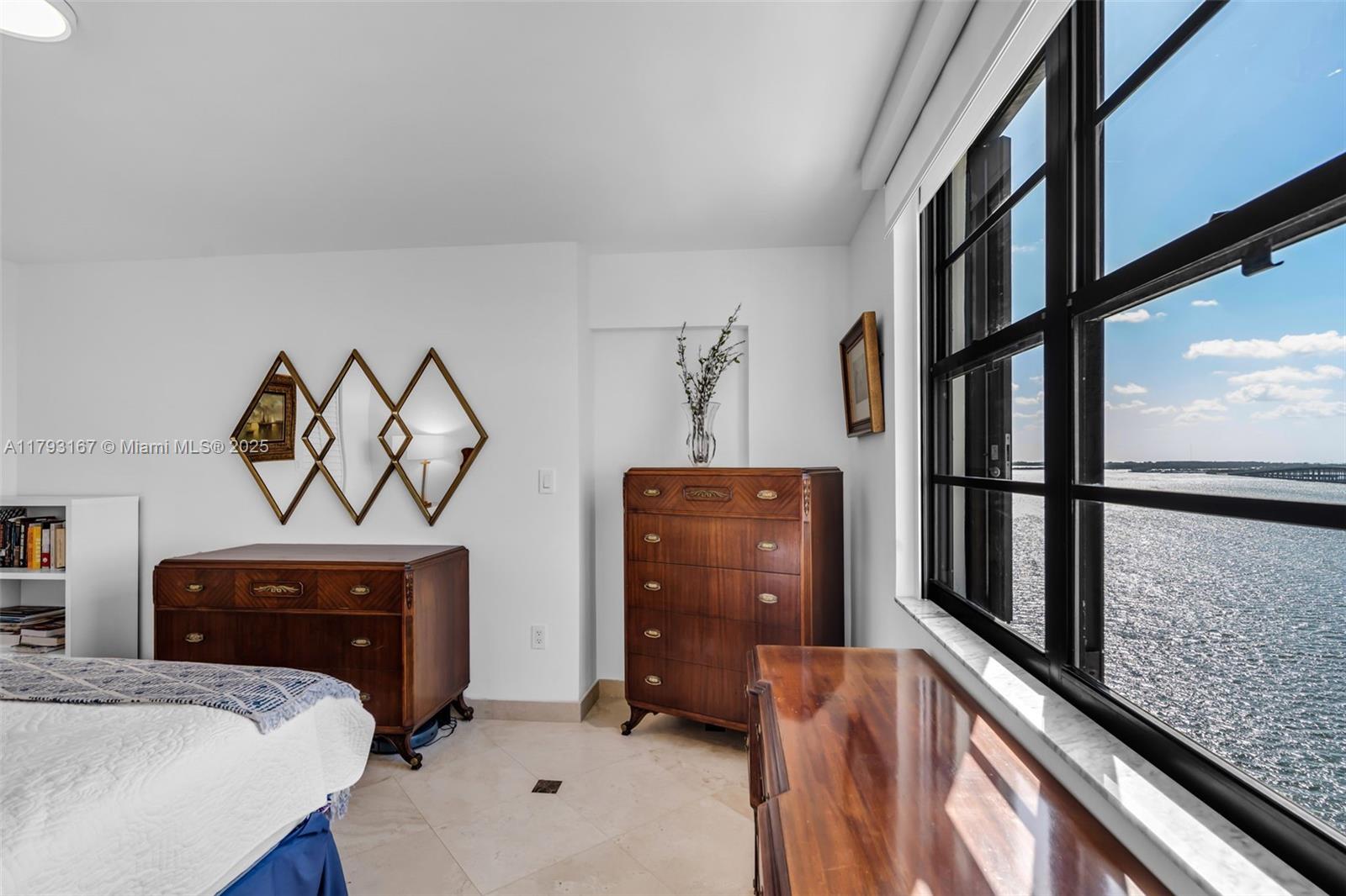 BRICKELL BAY CLUB CONDO - Residential Lease