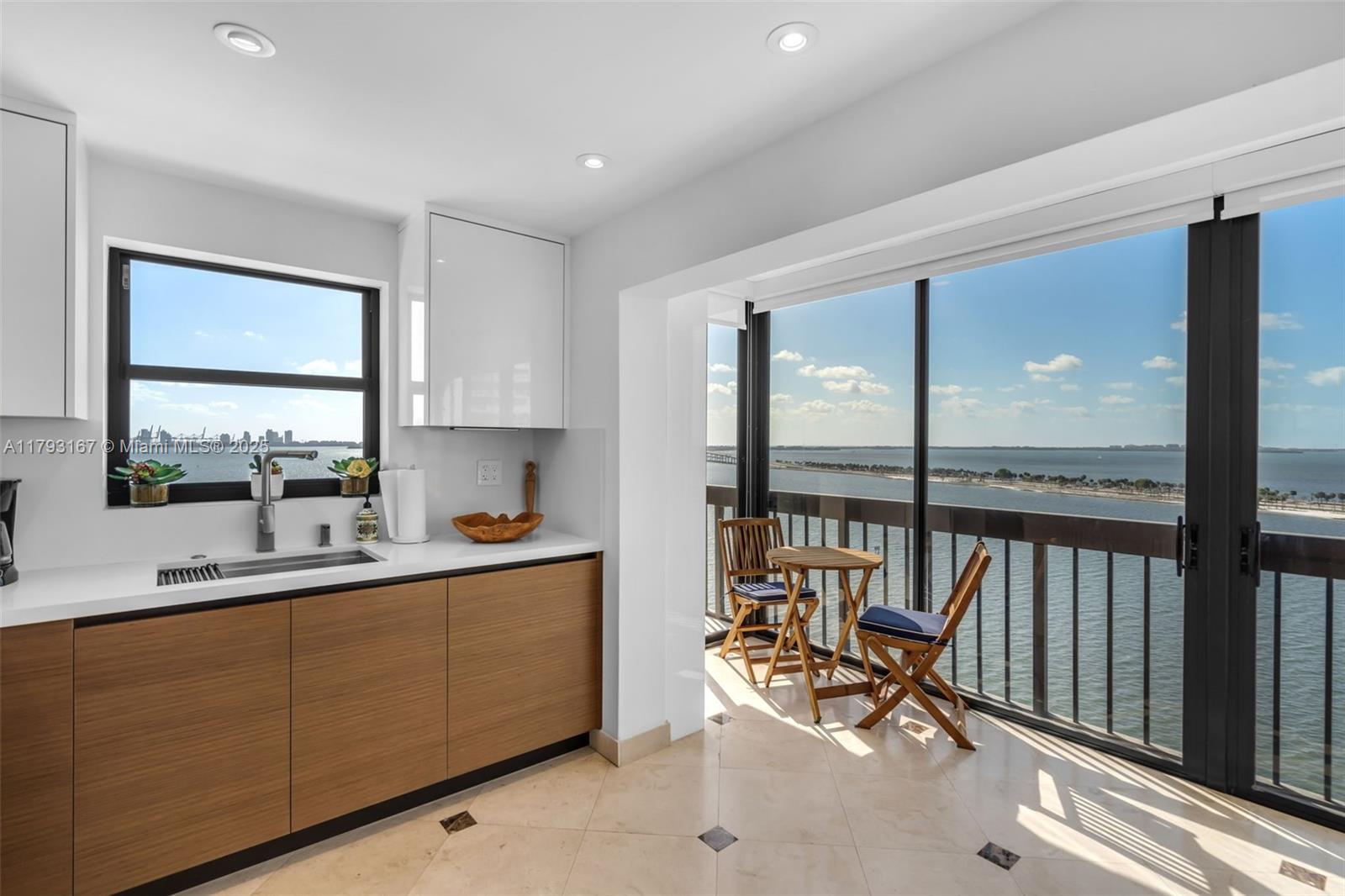BRICKELL BAY CLUB CONDO - Residential Lease