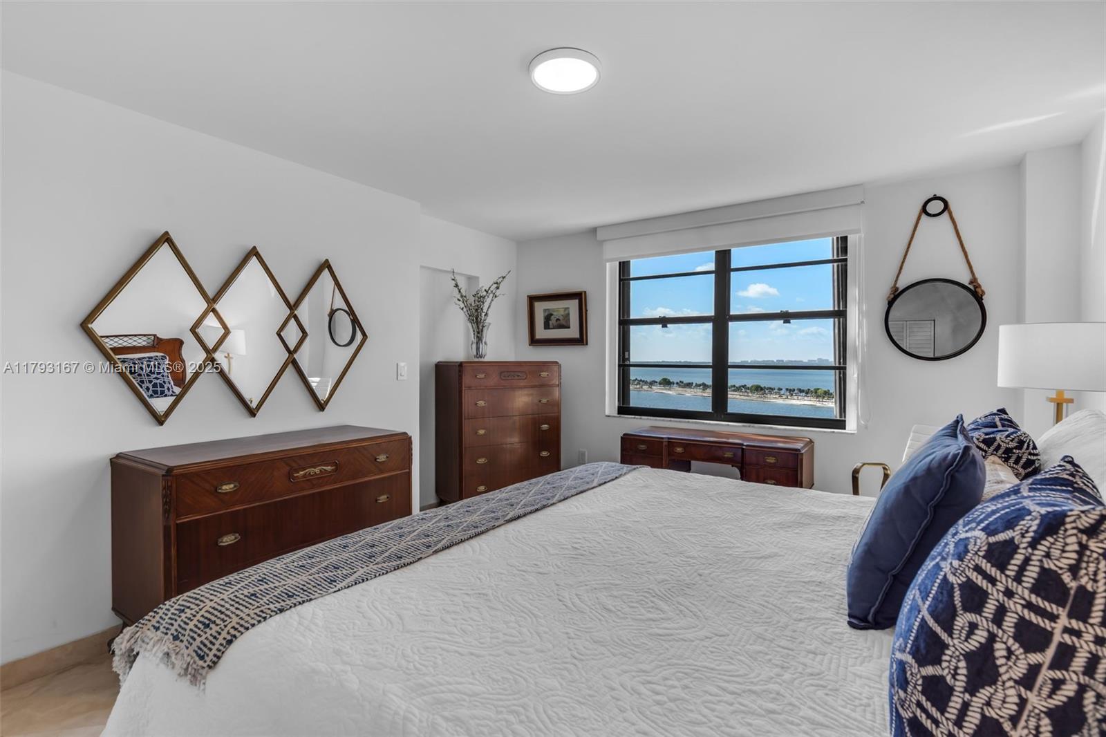 BRICKELL BAY CLUB CONDO - Residential Lease
