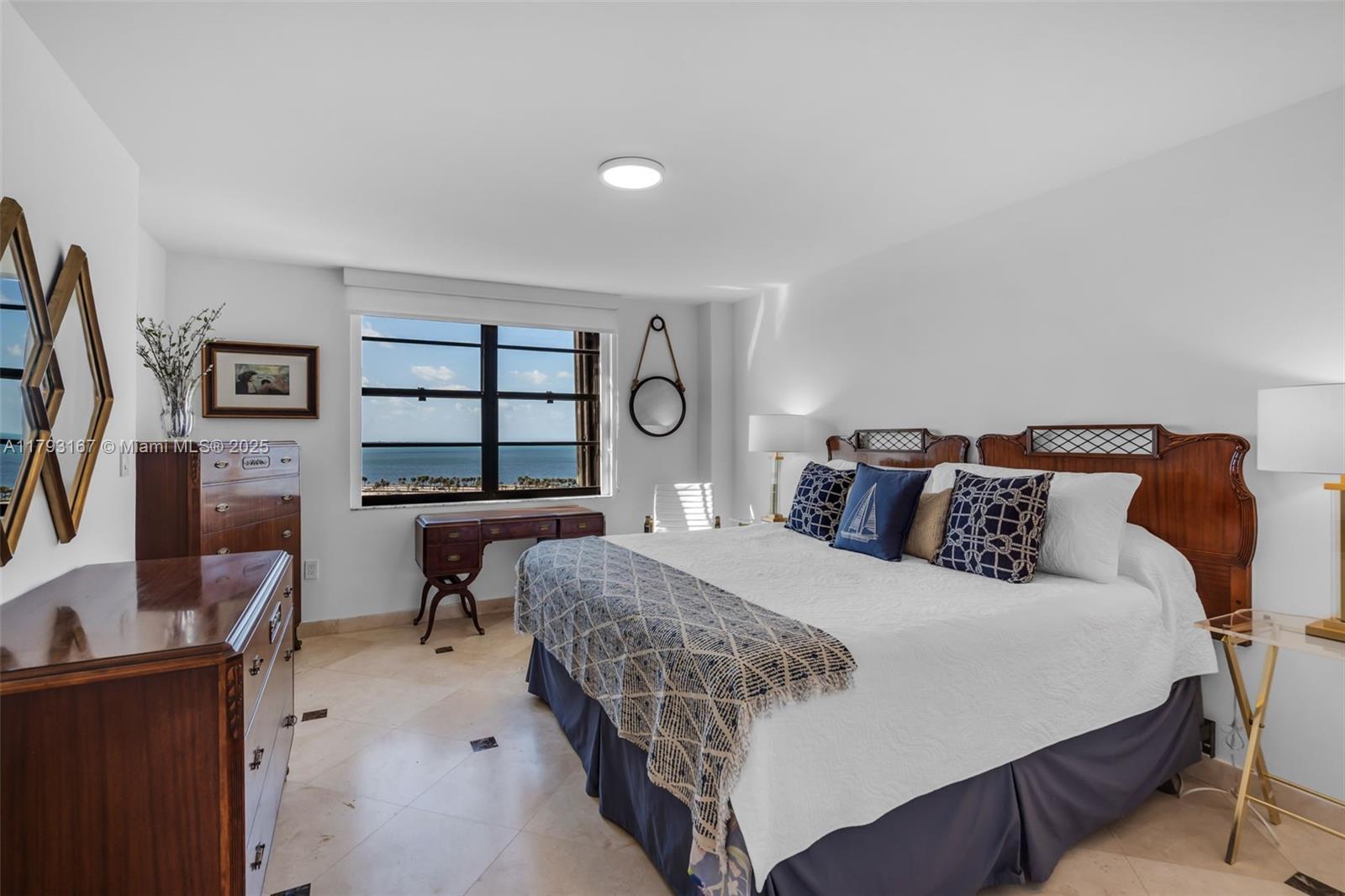 BRICKELL BAY CLUB CONDO - Residential Lease