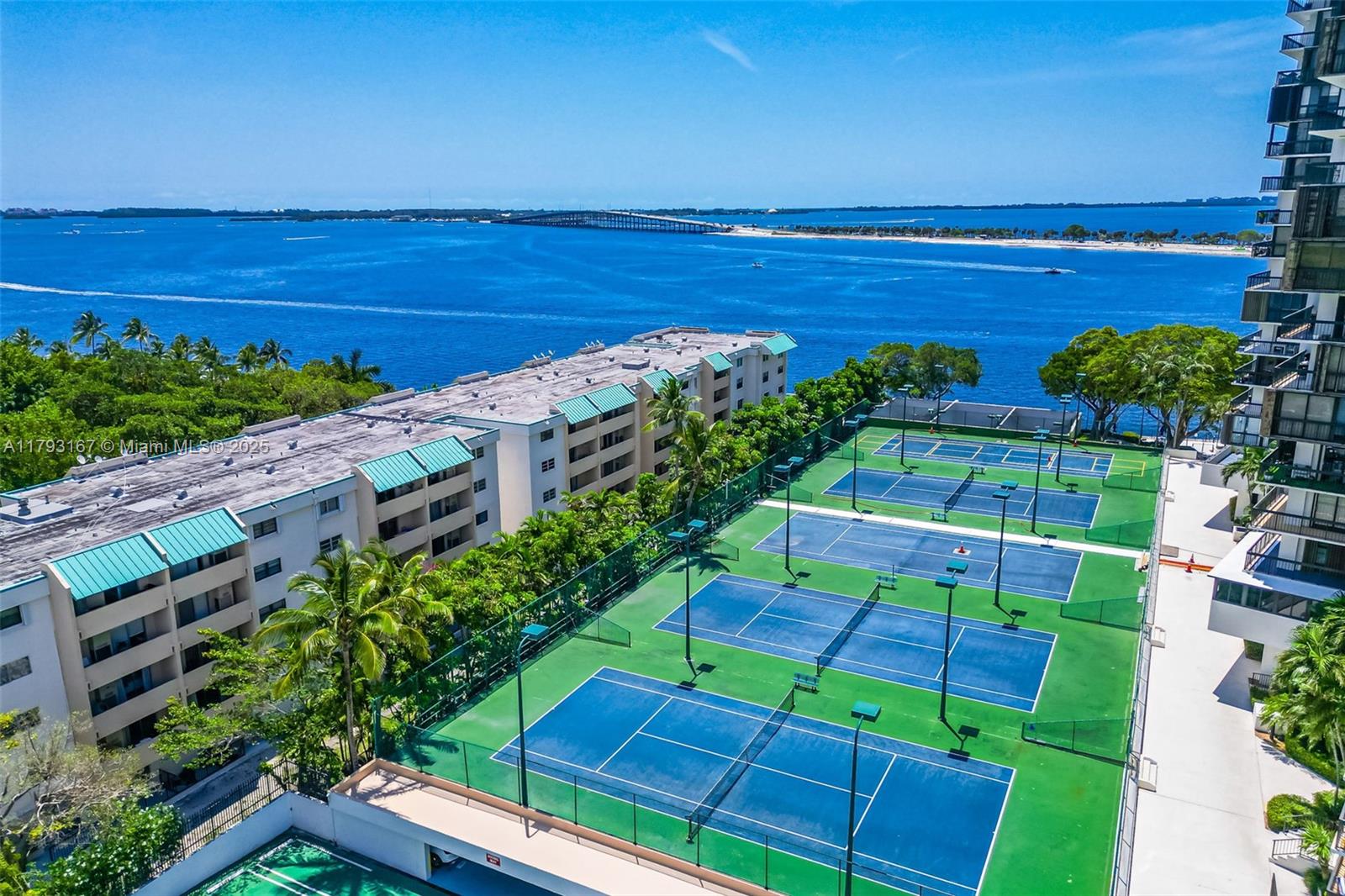 BRICKELL BAY CLUB CONDO - Residential Lease