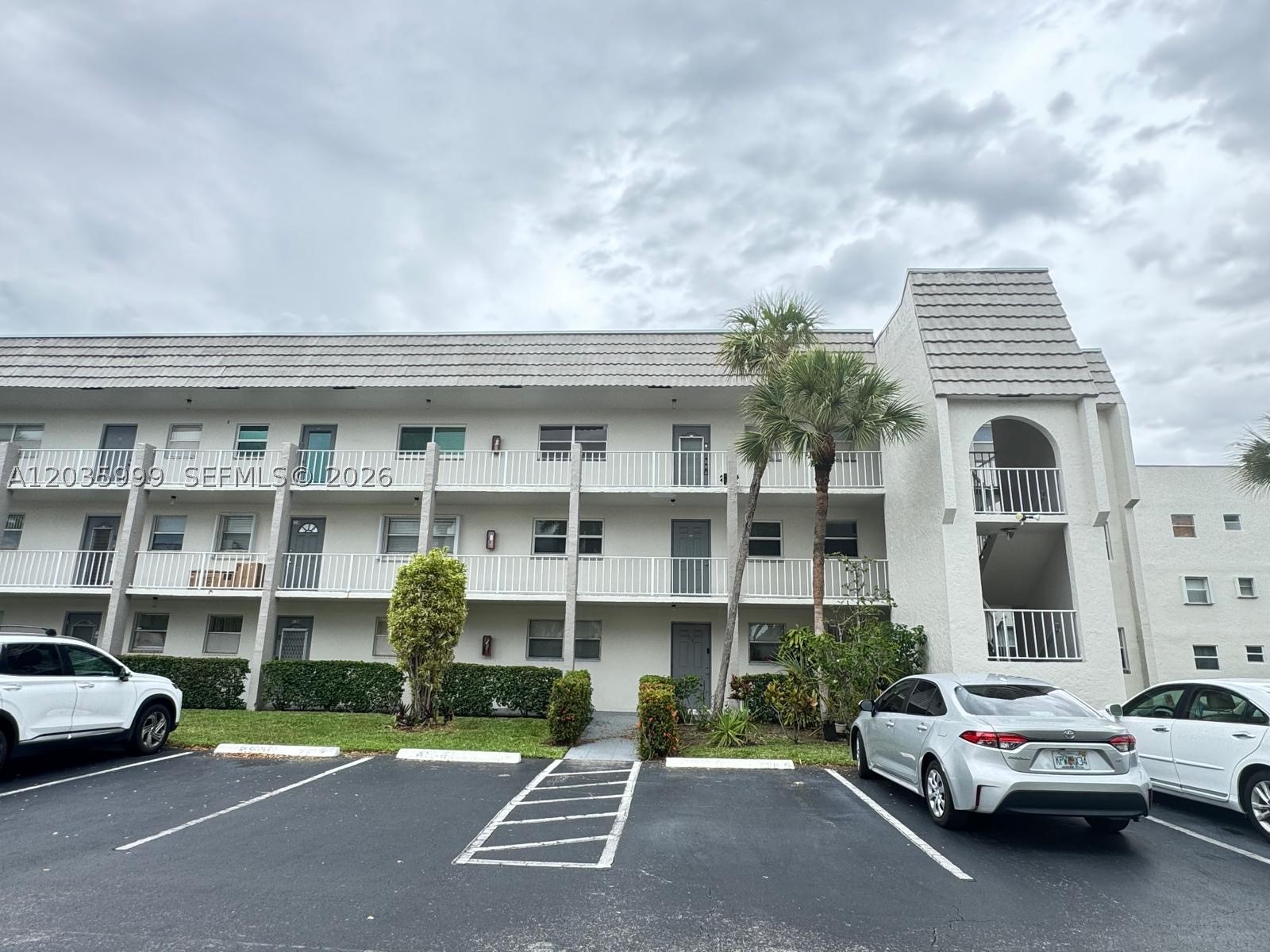 SUNRISE LAKES 55 CONDO - Residential Lease