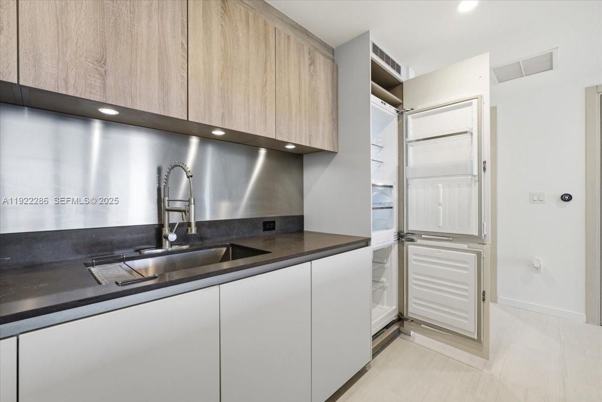 BRICKELL FLATIRON CONDO - Residential