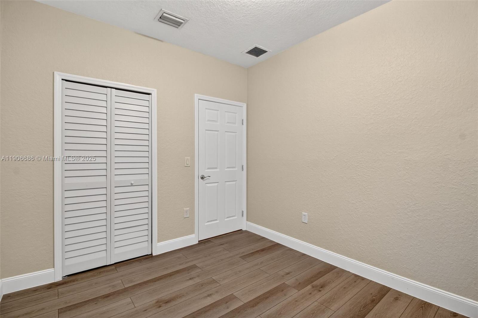 JUSTIN GARDENS - Residential