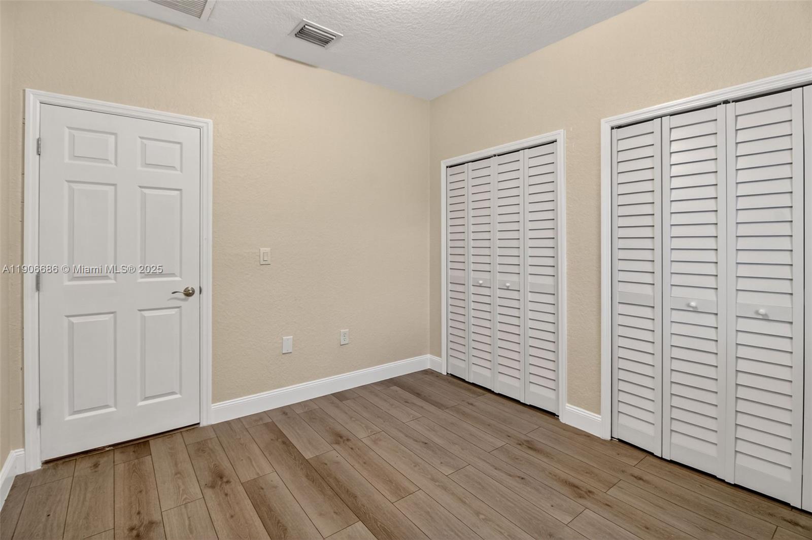 JUSTIN GARDENS - Residential