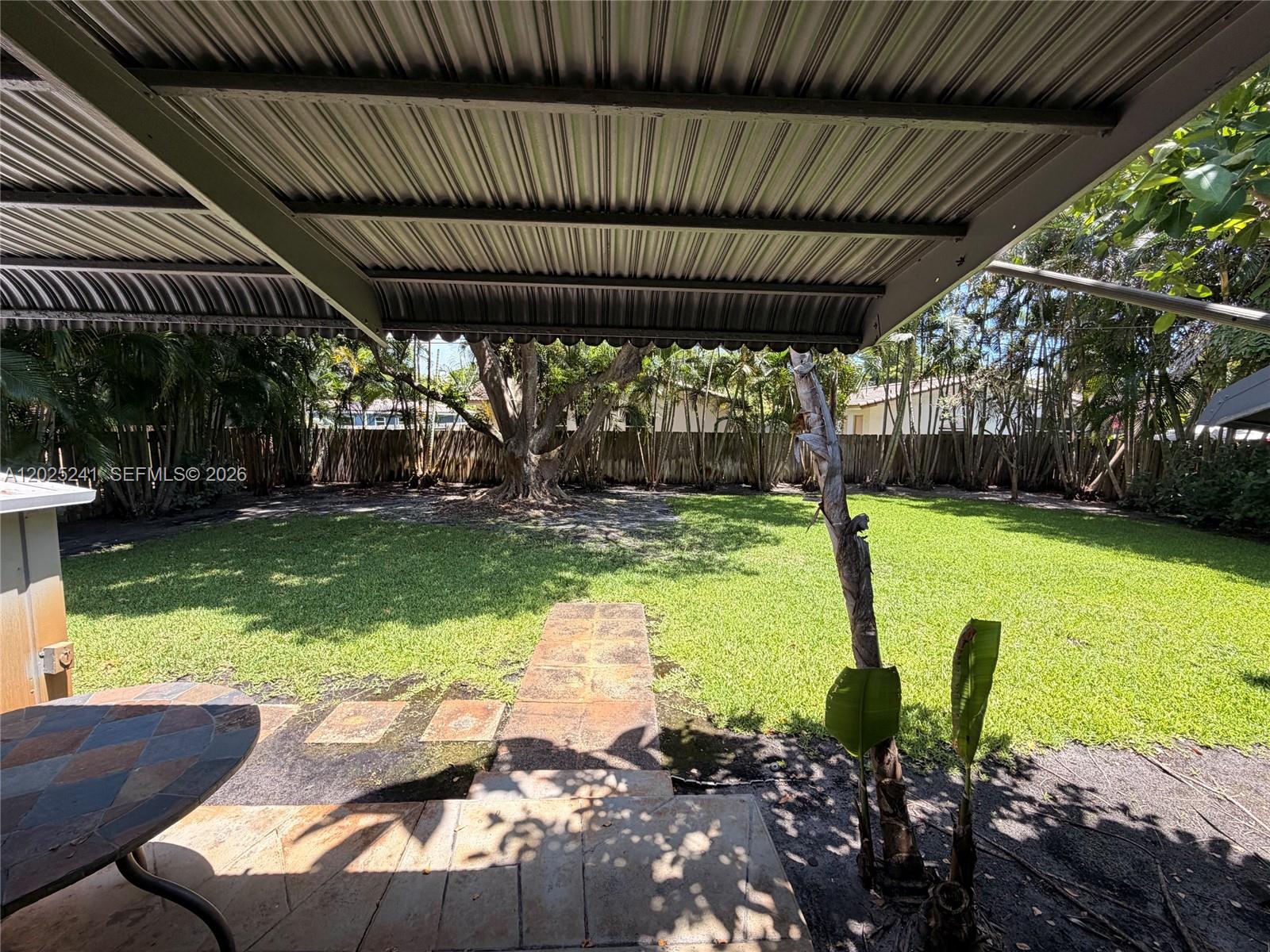 LAUDERDALE PARK 6-33 1/2 - Residential Lease