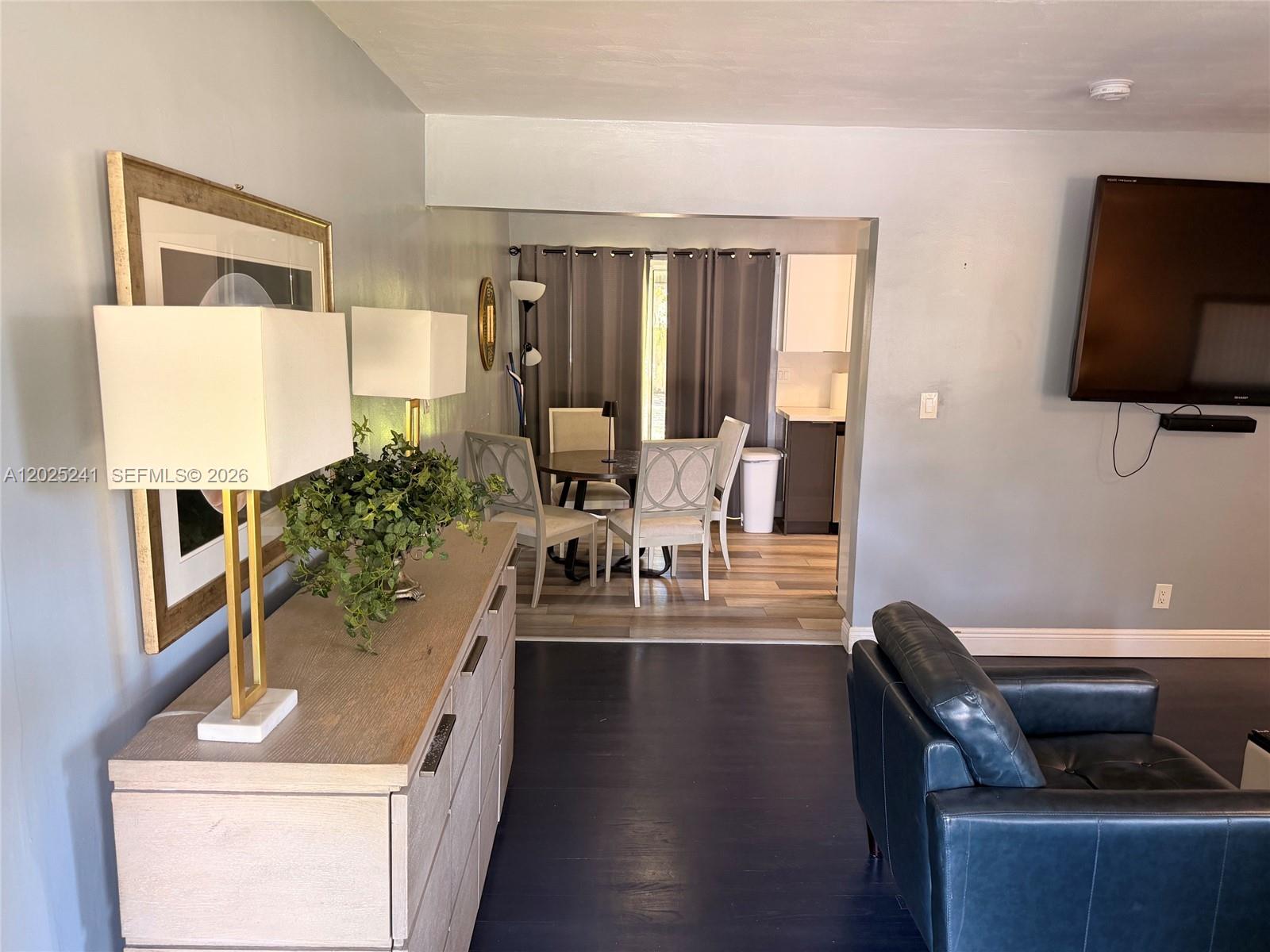 LAUDERDALE PARK 6-33 1/2 - Residential Lease