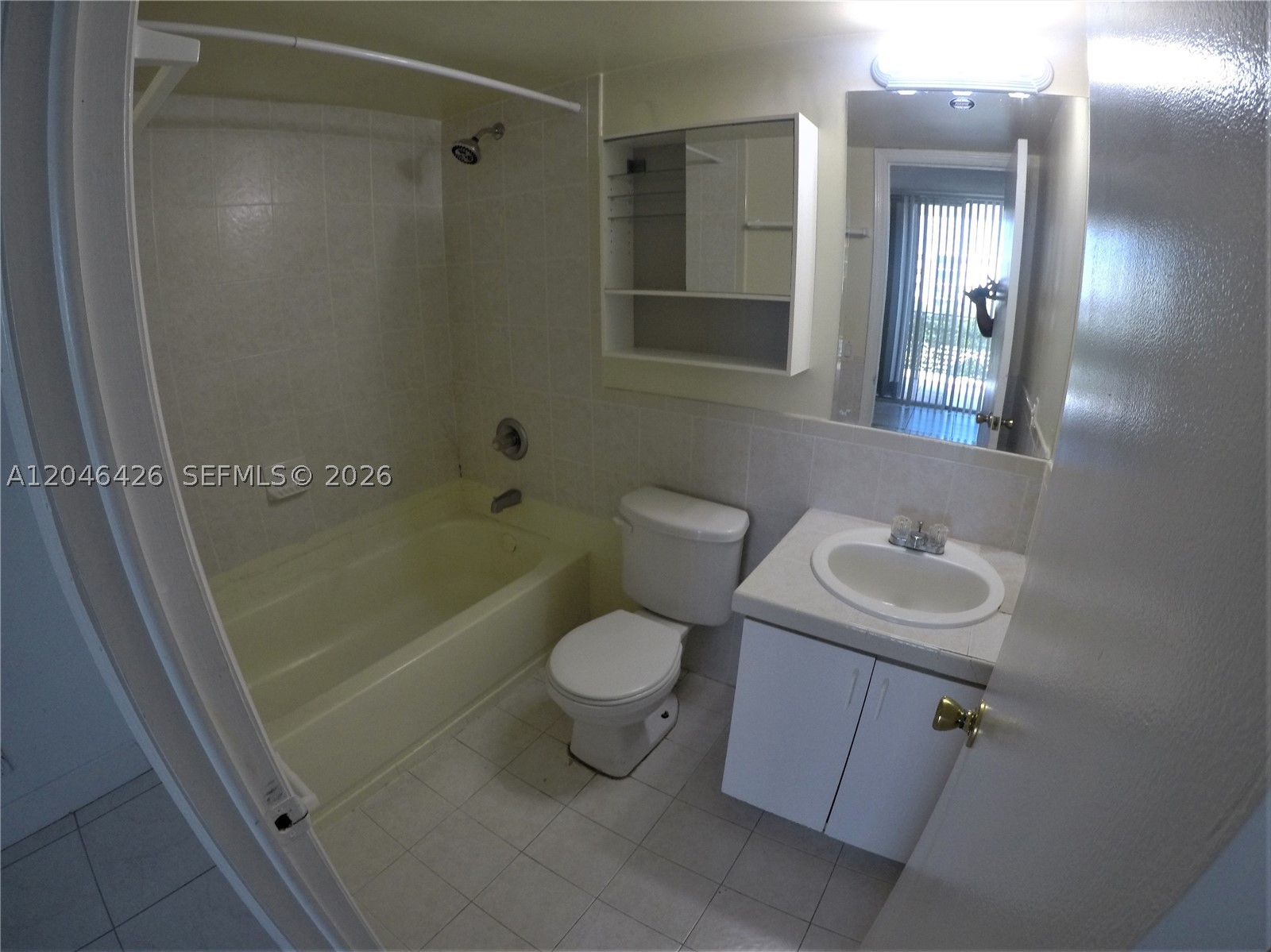 ISLAND SHORES CONDO - Residential Lease