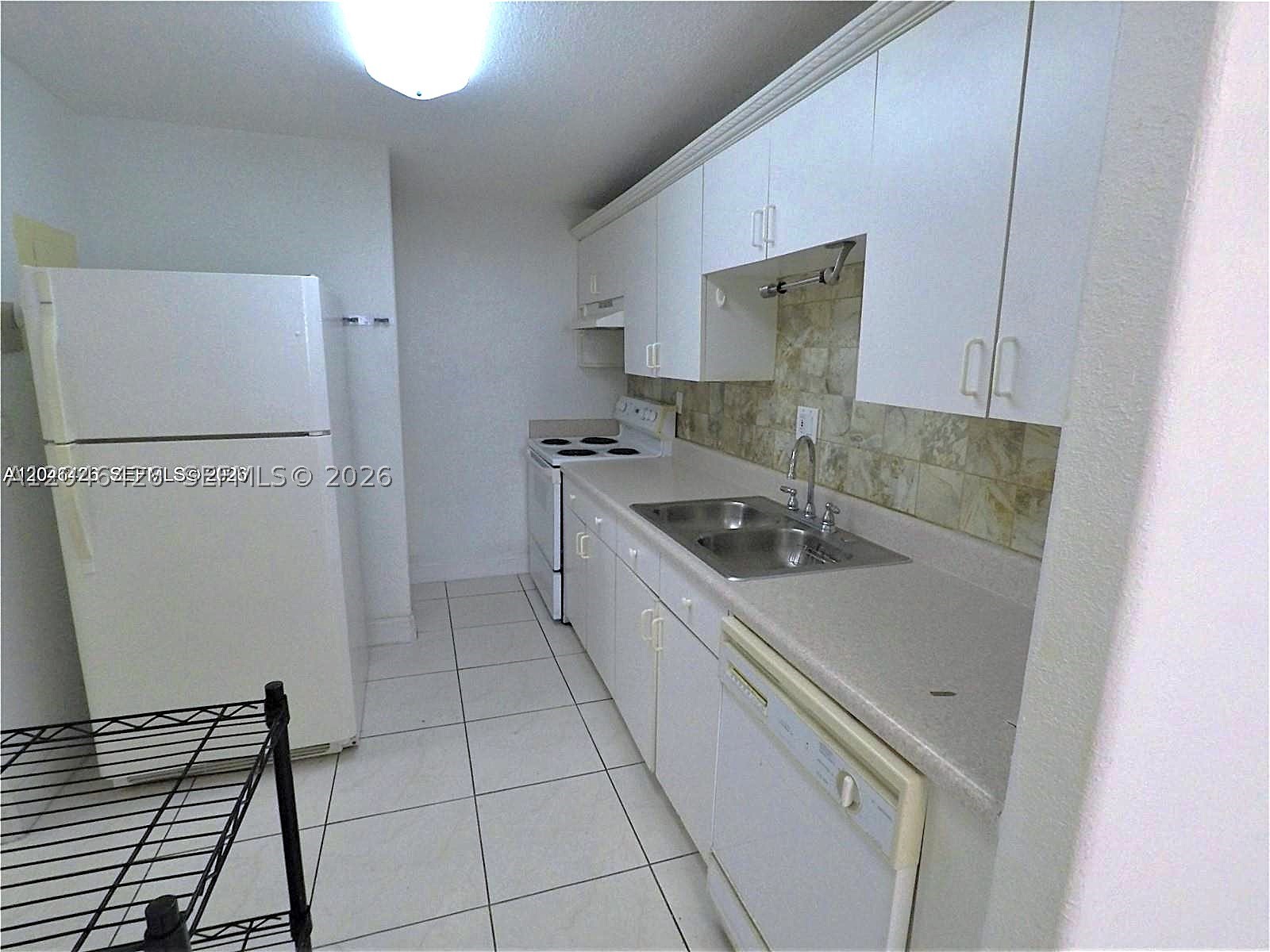 ISLAND SHORES CONDO - Residential Lease