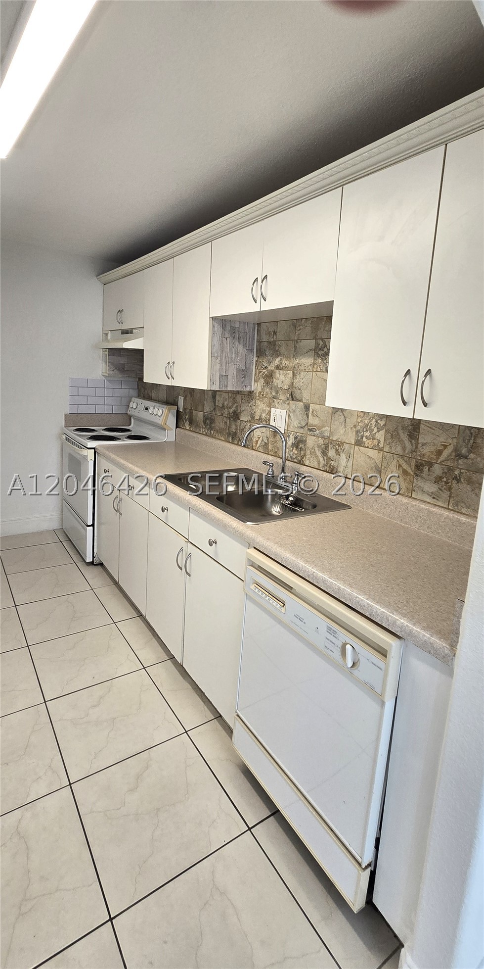 ISLAND SHORES CONDO - Residential Lease