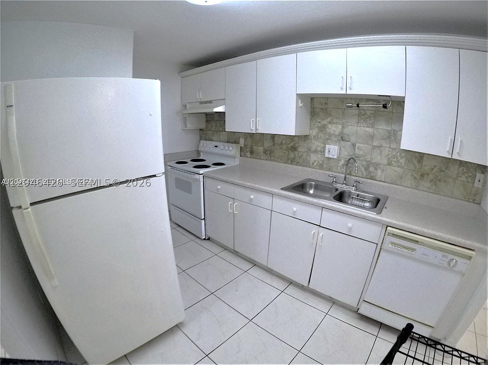 ISLAND SHORES CONDO - Residential Lease