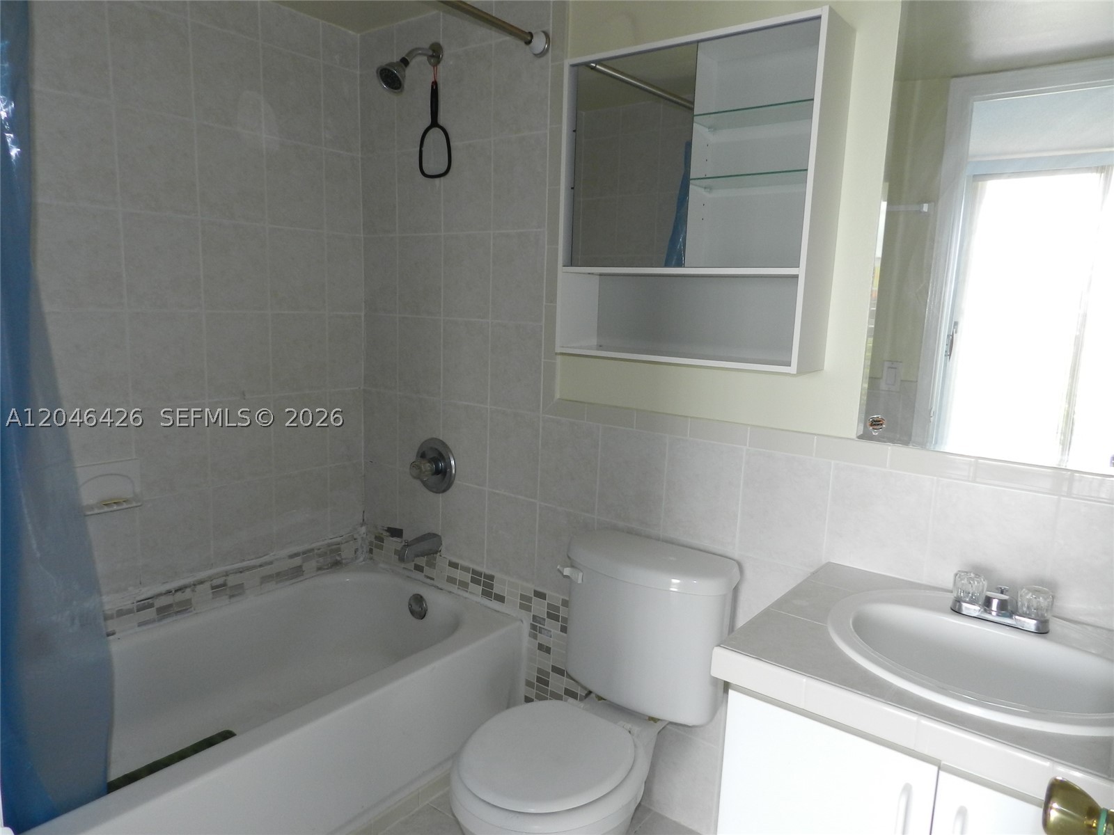 ISLAND SHORES CONDO - Residential Lease