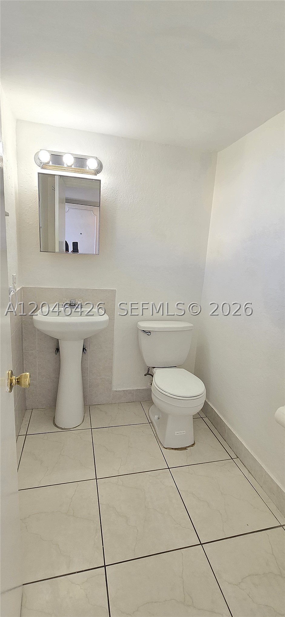 ISLAND SHORES CONDO - Residential Lease
