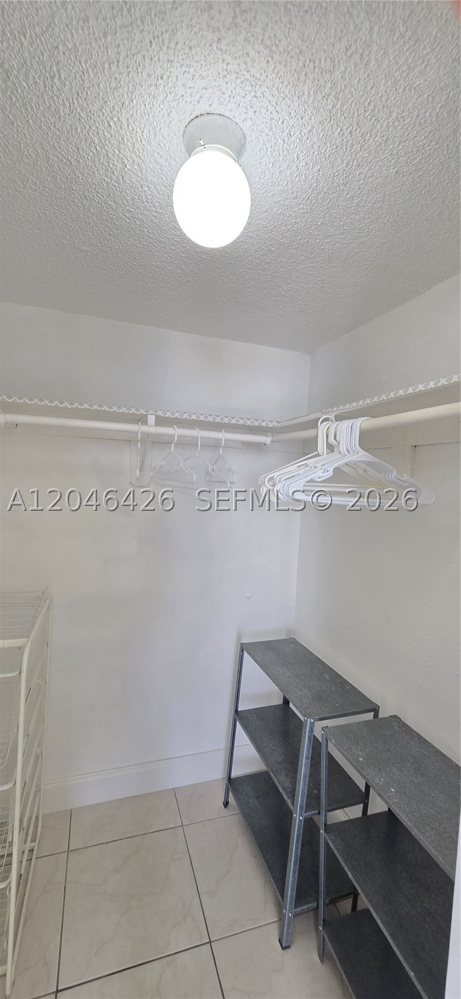 ISLAND SHORES CONDO - Residential Lease