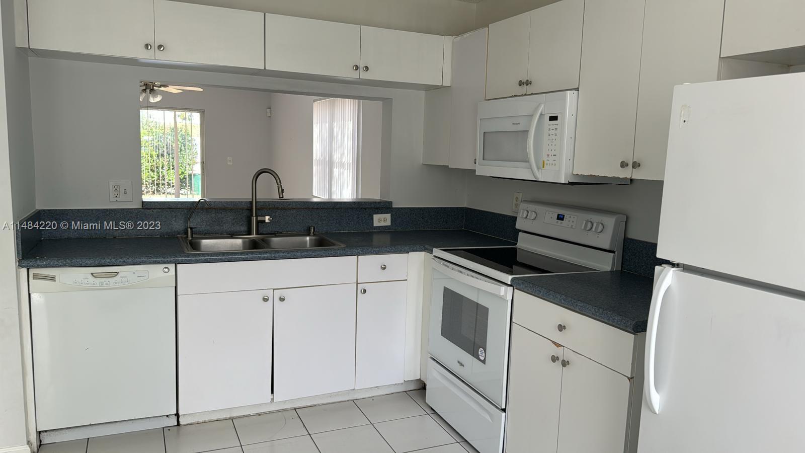S & R OF INVERRARY - Residential Lease