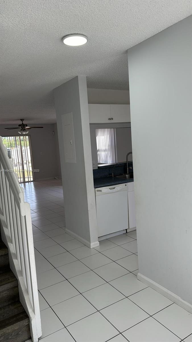S & R OF INVERRARY - Residential Lease