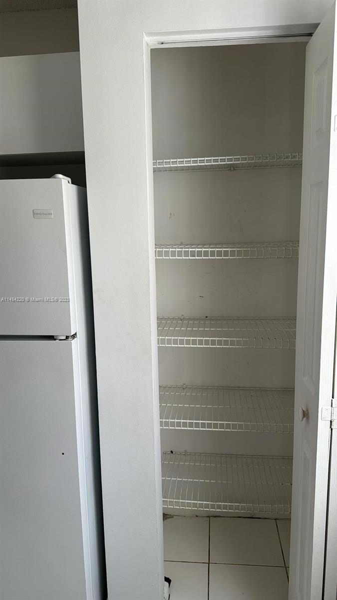 S & R OF INVERRARY - Residential Lease