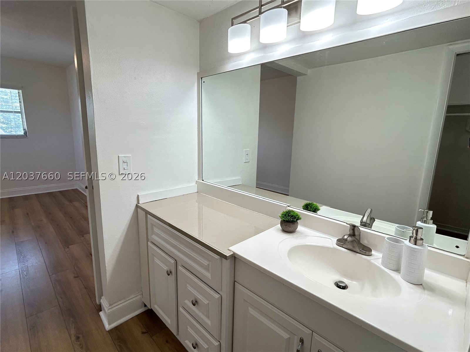DADELAND PARK CONDO - Residential Lease