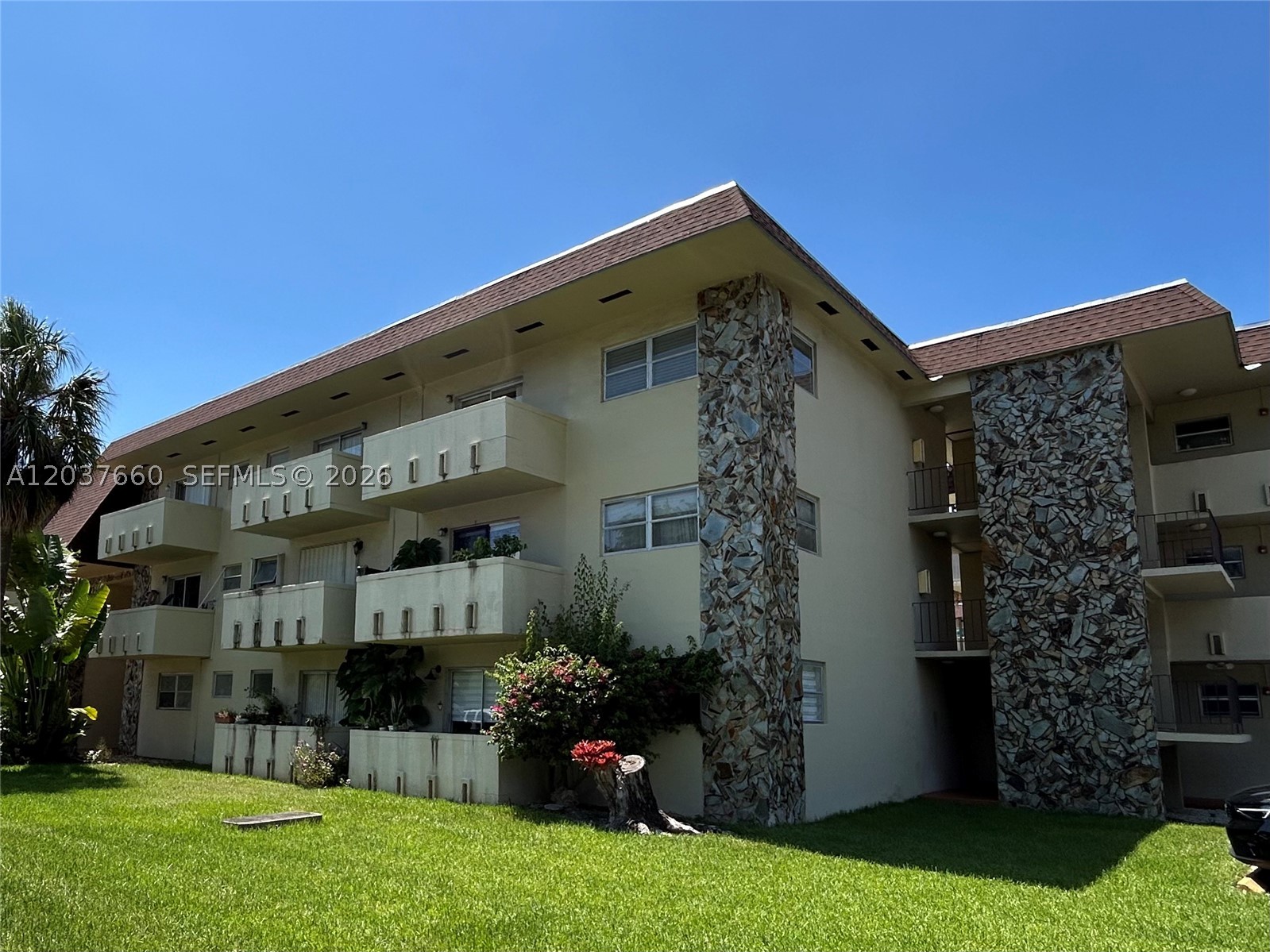 DADELAND PARK CONDO - Residential Lease