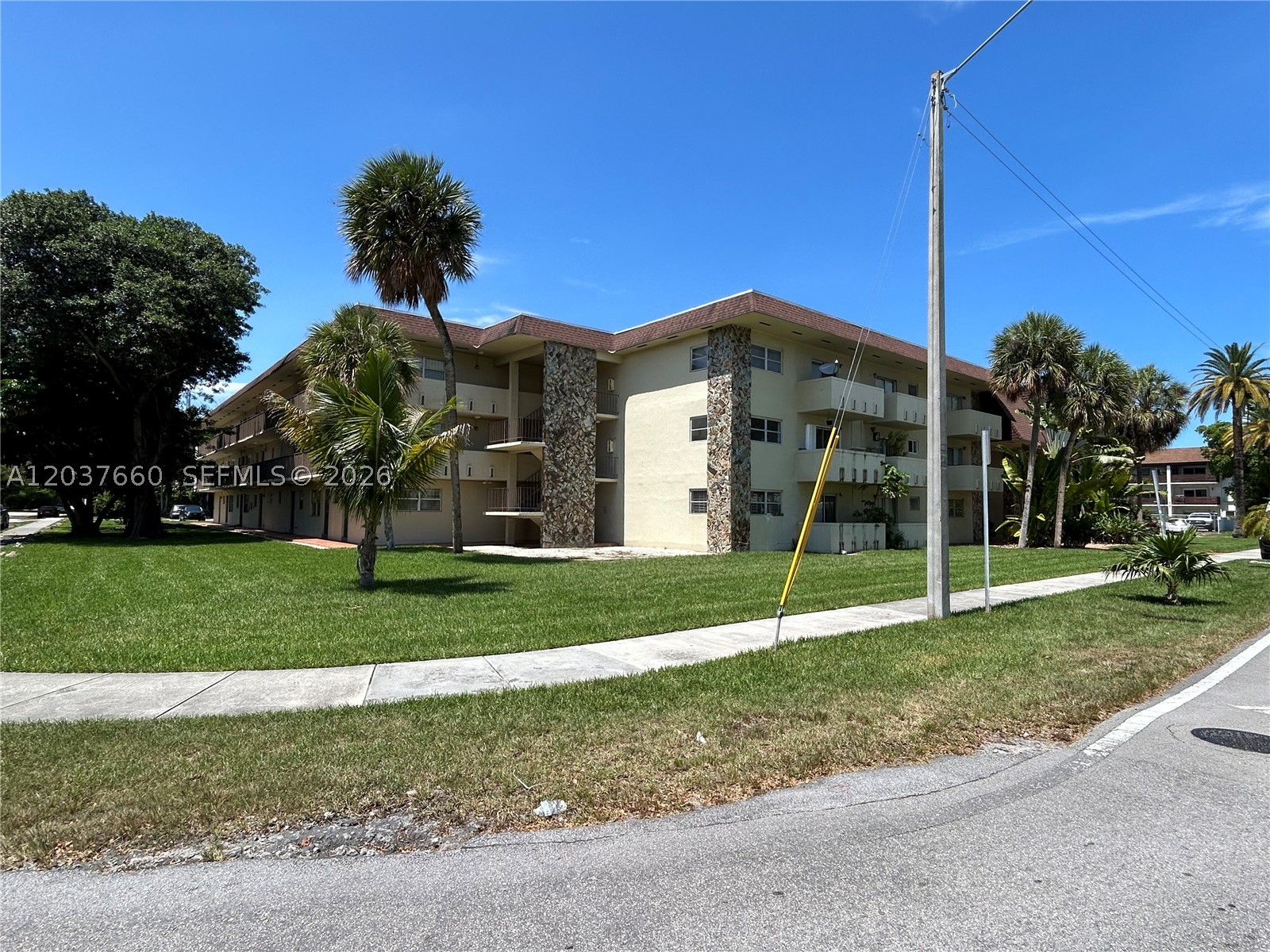 DADELAND PARK CONDO - Residential Lease
