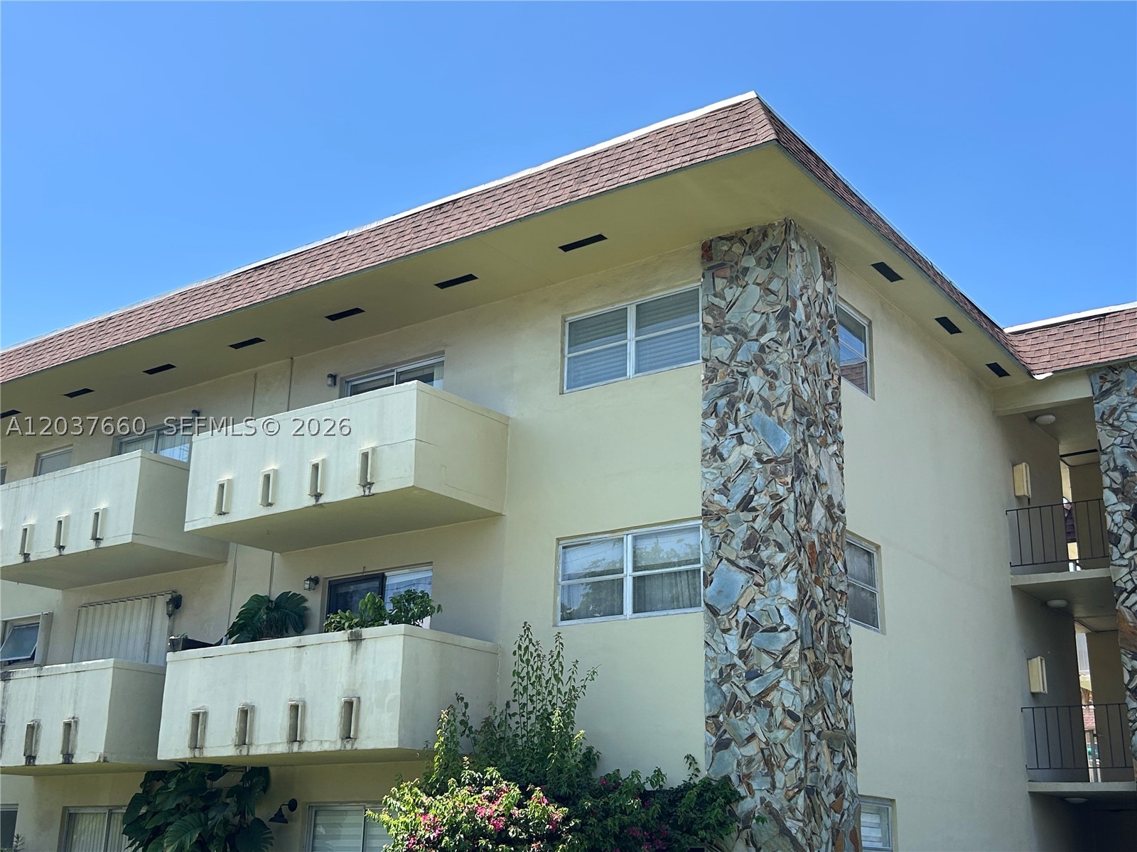 DADELAND PARK CONDO - Residential Lease