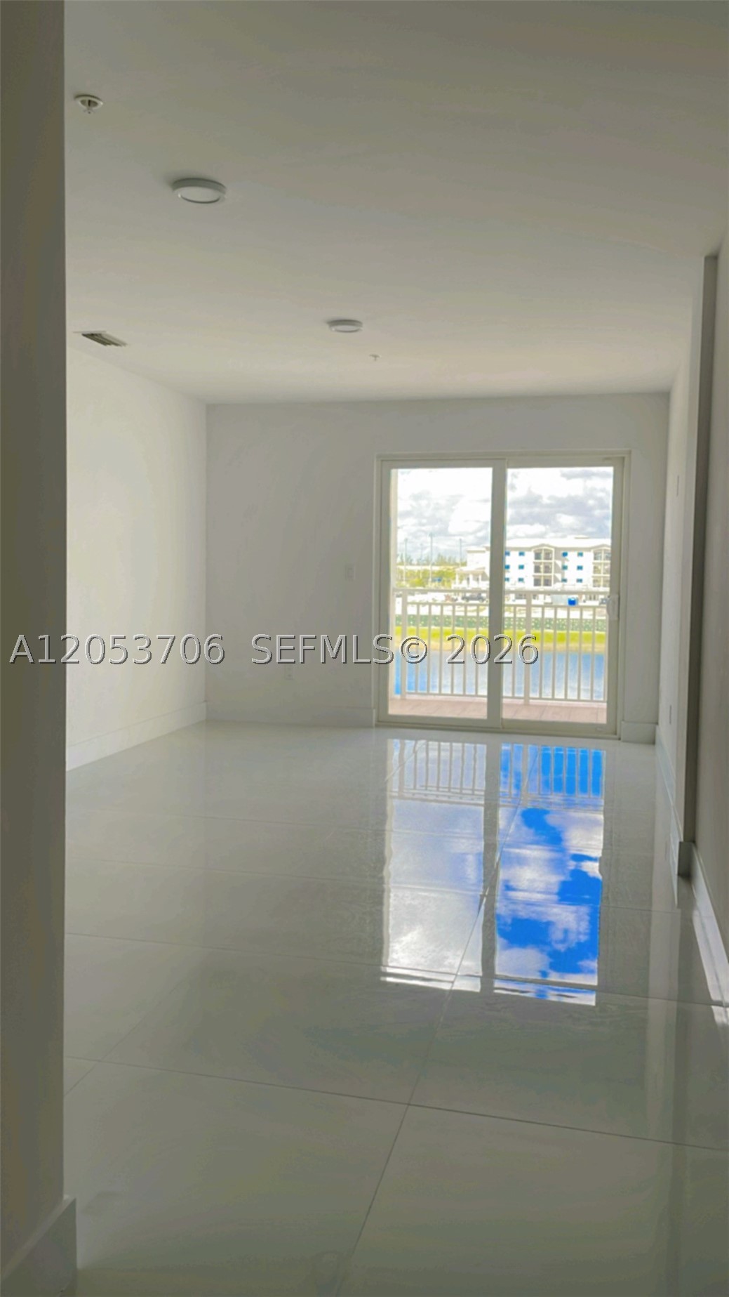 ISLANDS AT DORAL 1ST ADDI - Residential Lease