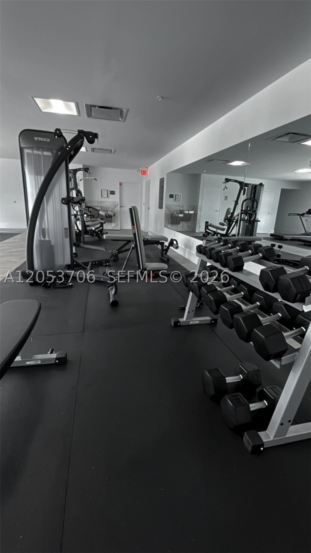 ISLANDS AT DORAL 1ST ADDI - Residential Lease