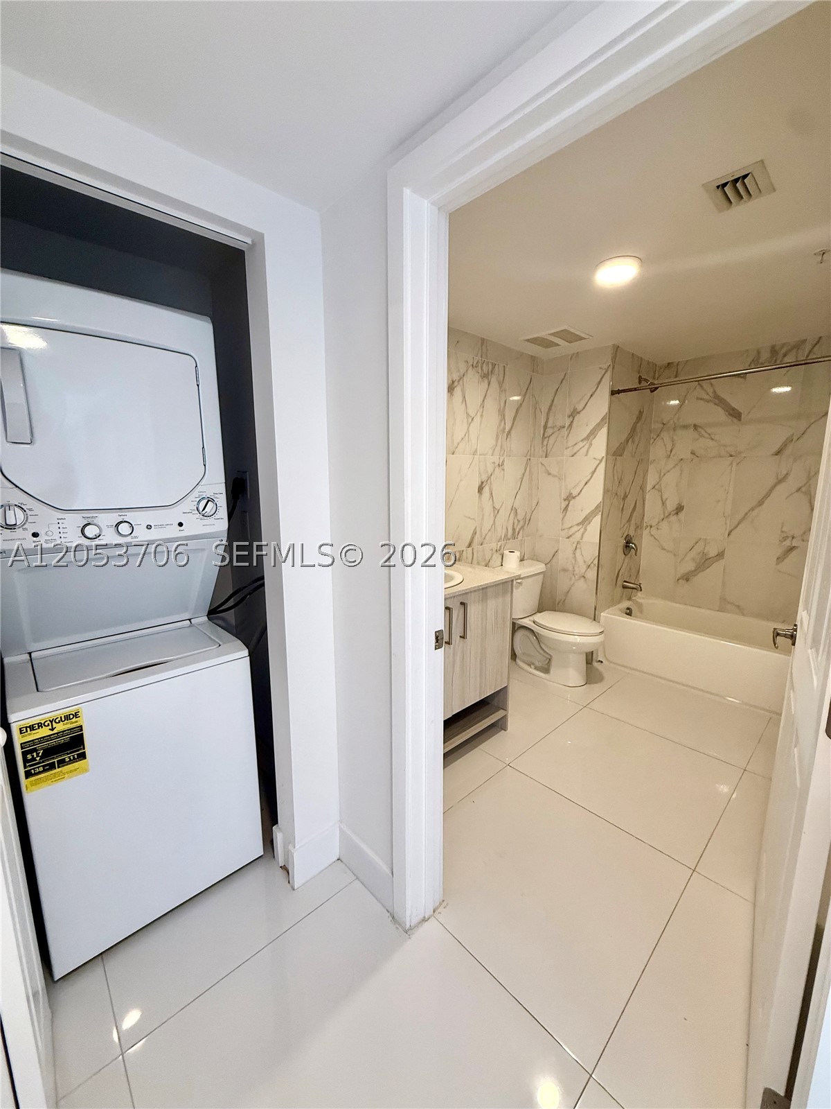 ISLANDS AT DORAL 1ST ADDI - Residential Lease