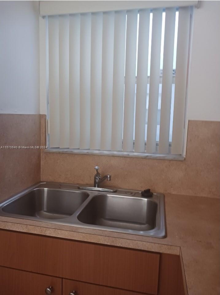 THE GREENS CONDO - Residential Lease