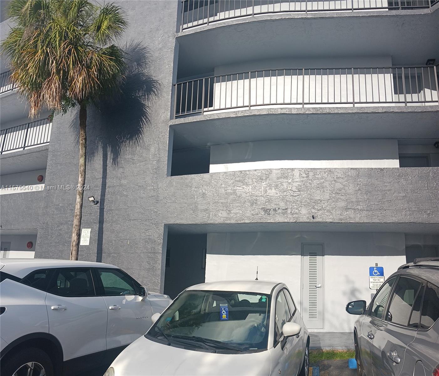 THE GREENS CONDO - Residential Lease