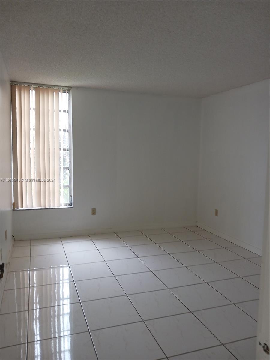 THE GREENS CONDO - Residential Lease