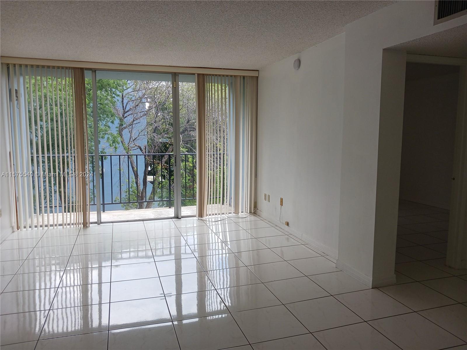 THE GREENS CONDO - Residential Lease