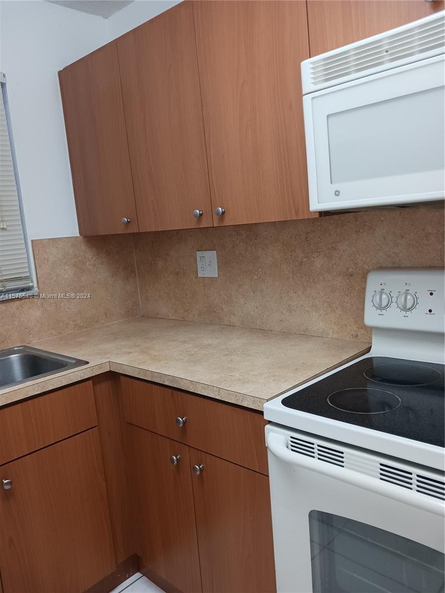 THE GREENS CONDO - Residential Lease