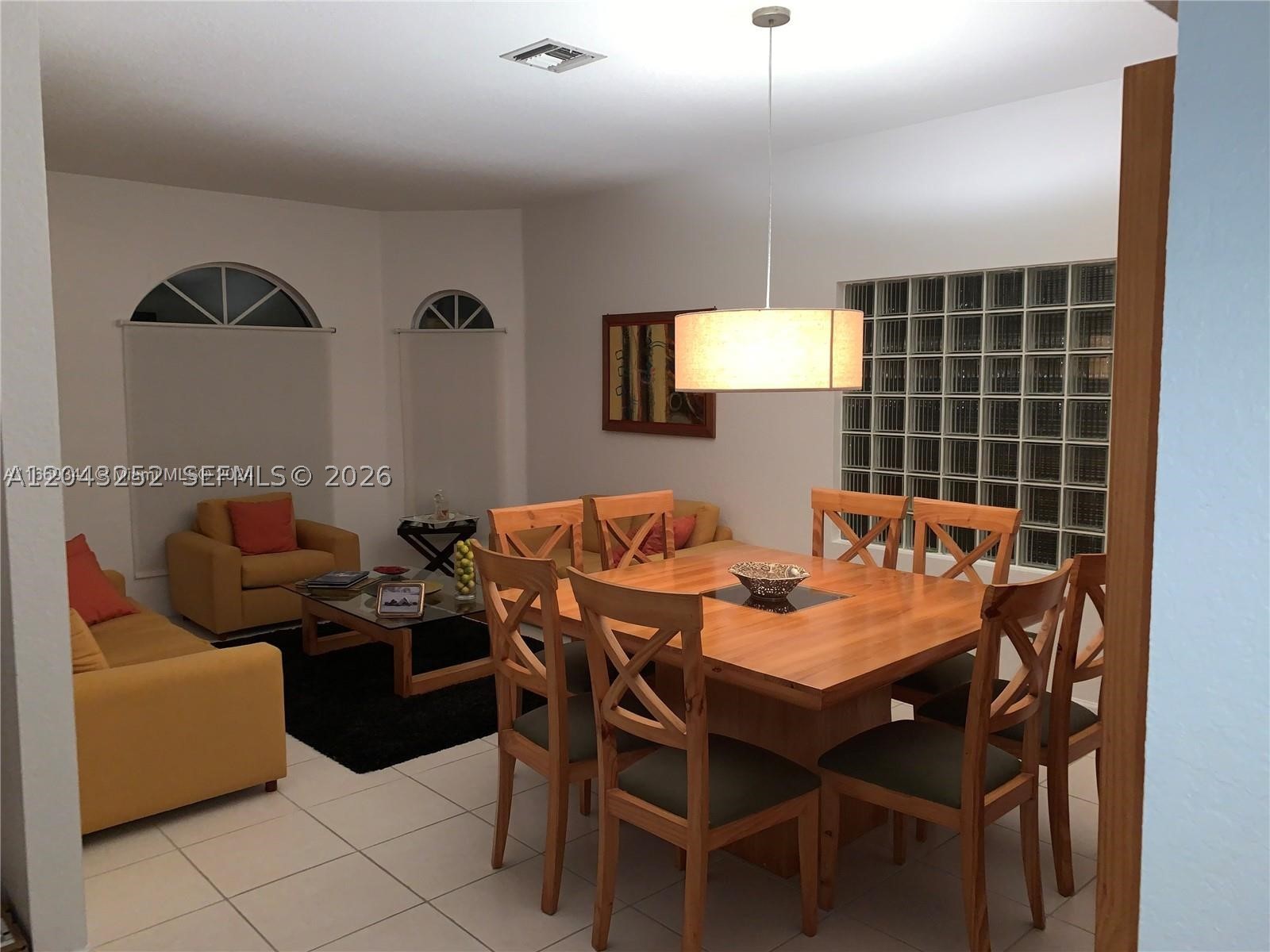 WYNDHAM LAKES CENTRAL - Residential Lease