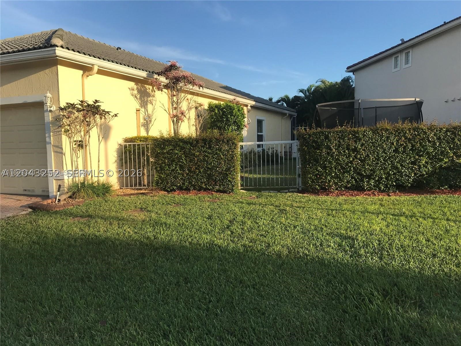 WYNDHAM LAKES CENTRAL - Residential Lease