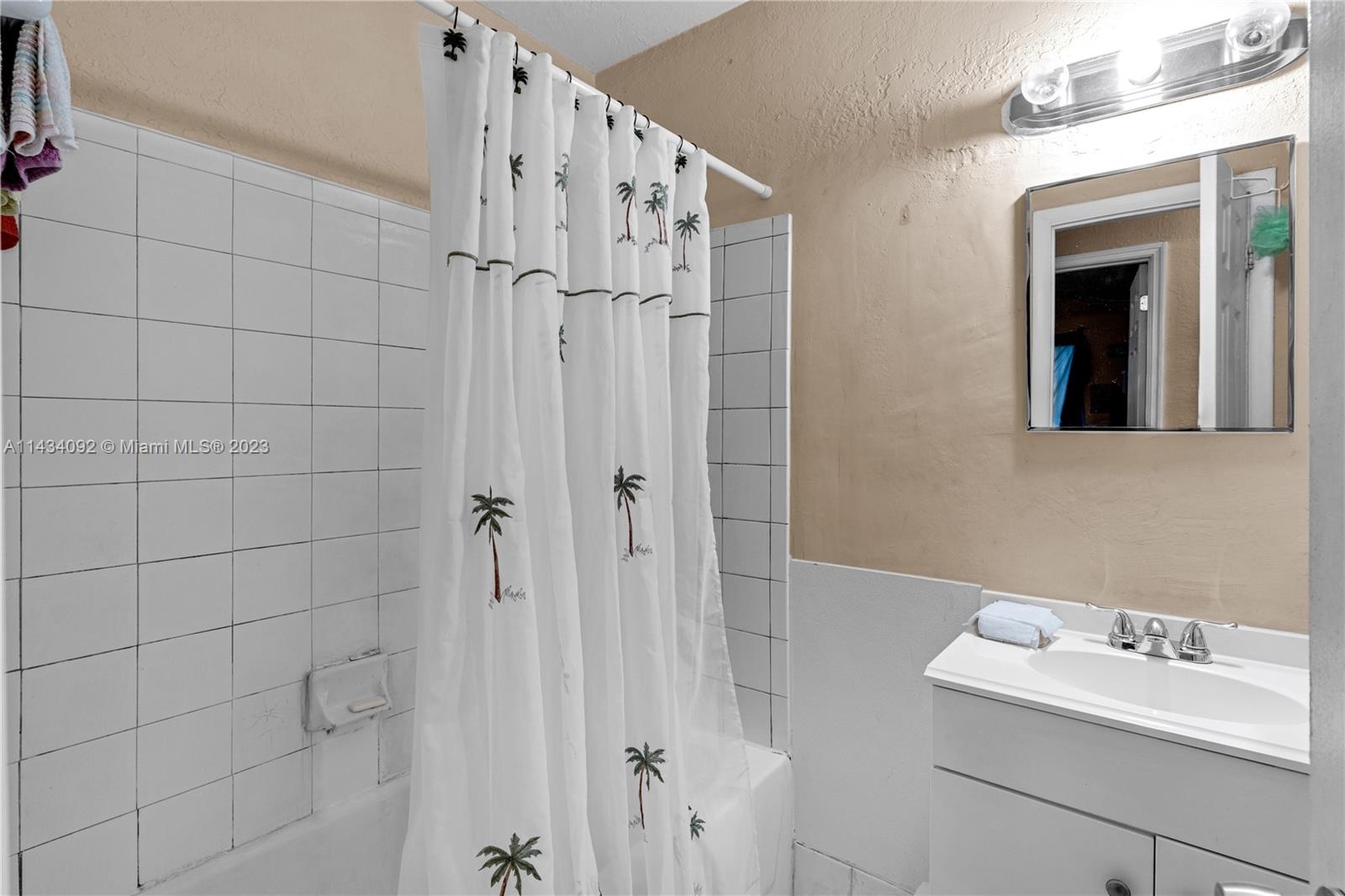 SUNSHINE VILLAS FIRST ADD - Residential Income
