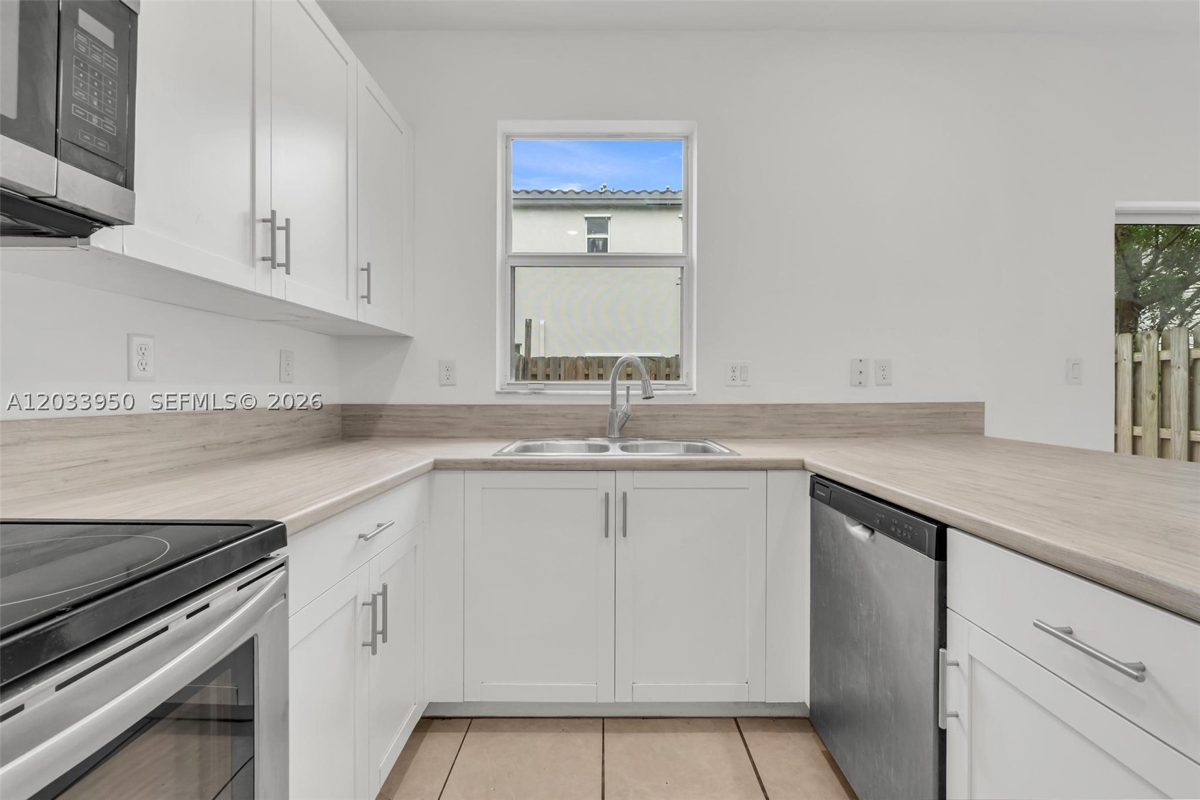 HOMESTEAD PARK OF COMMERC - Residential Lease