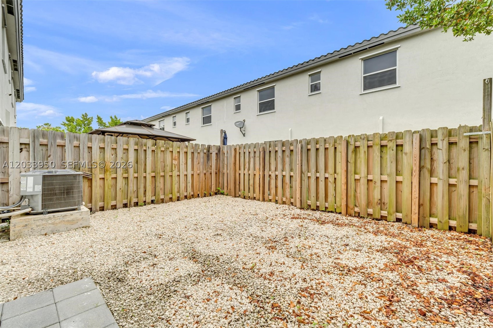 HOMESTEAD PARK OF COMMERC - Residential Lease